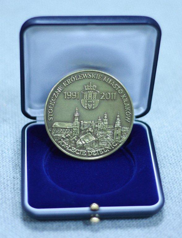 Medal XX lecia dzielnic