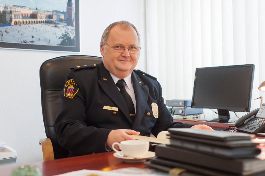 Komendant Adam Młot